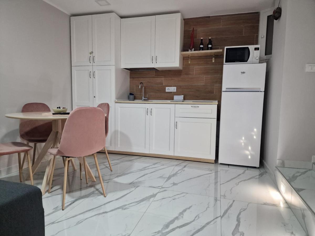 Megaride House Appartement Napels Buitenkant foto
