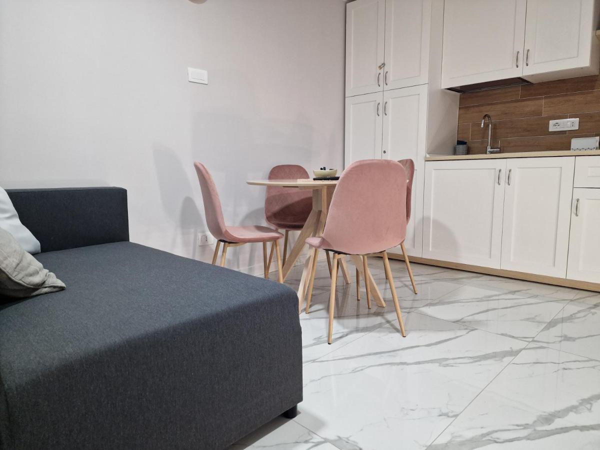 Megaride House Appartement Napels Buitenkant foto
